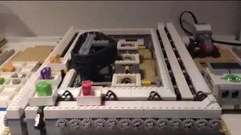 Sioux.NET on Track: Final version of Candy Transporter Mechanism (Lego Mindstorms EV3)