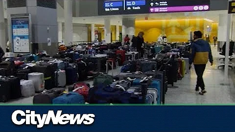 Toronto Pearson airport swamped with baggage