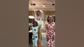 Cameron Brink and the Curry kids dance on TikTok