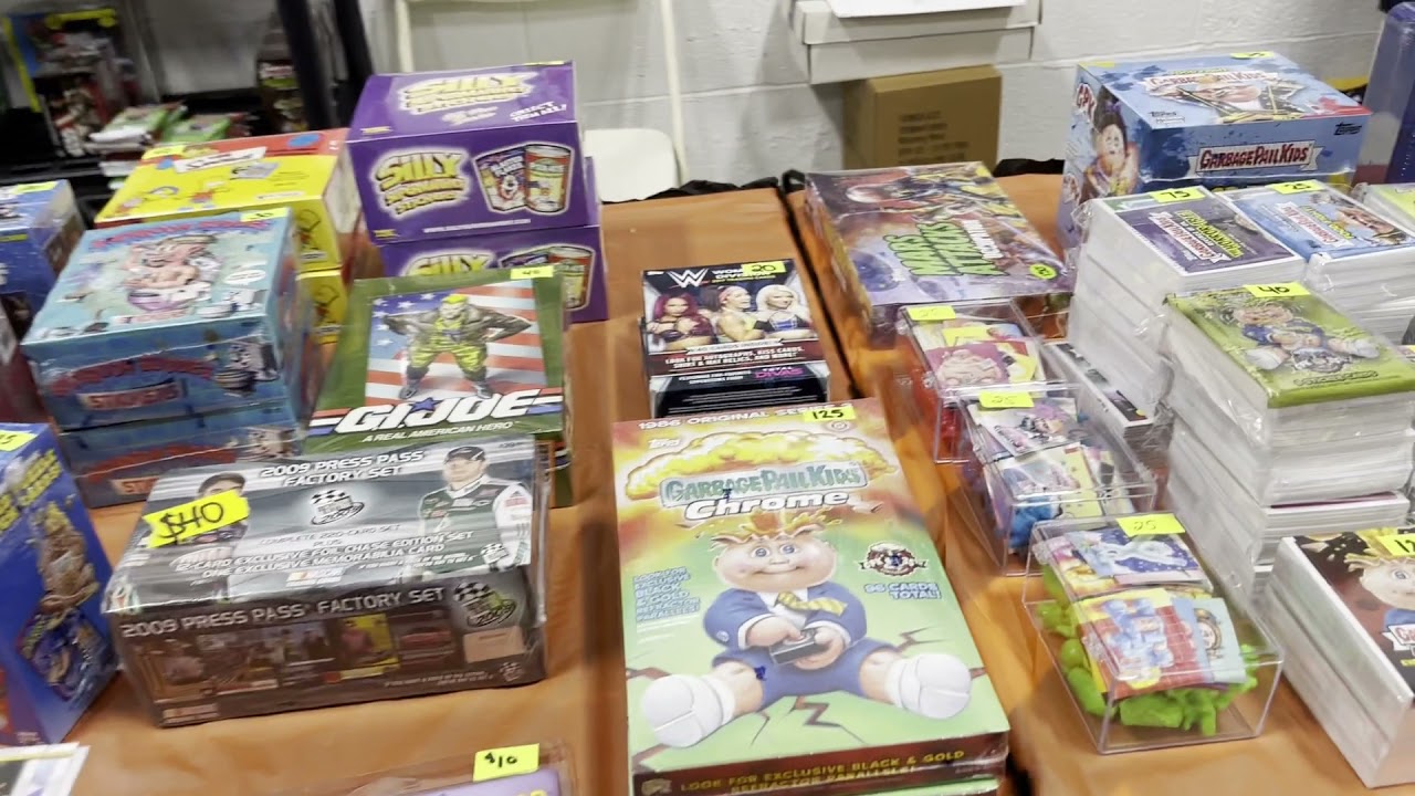 Oct 2021 Philly non sports card show walk through with GPK Artist interviews