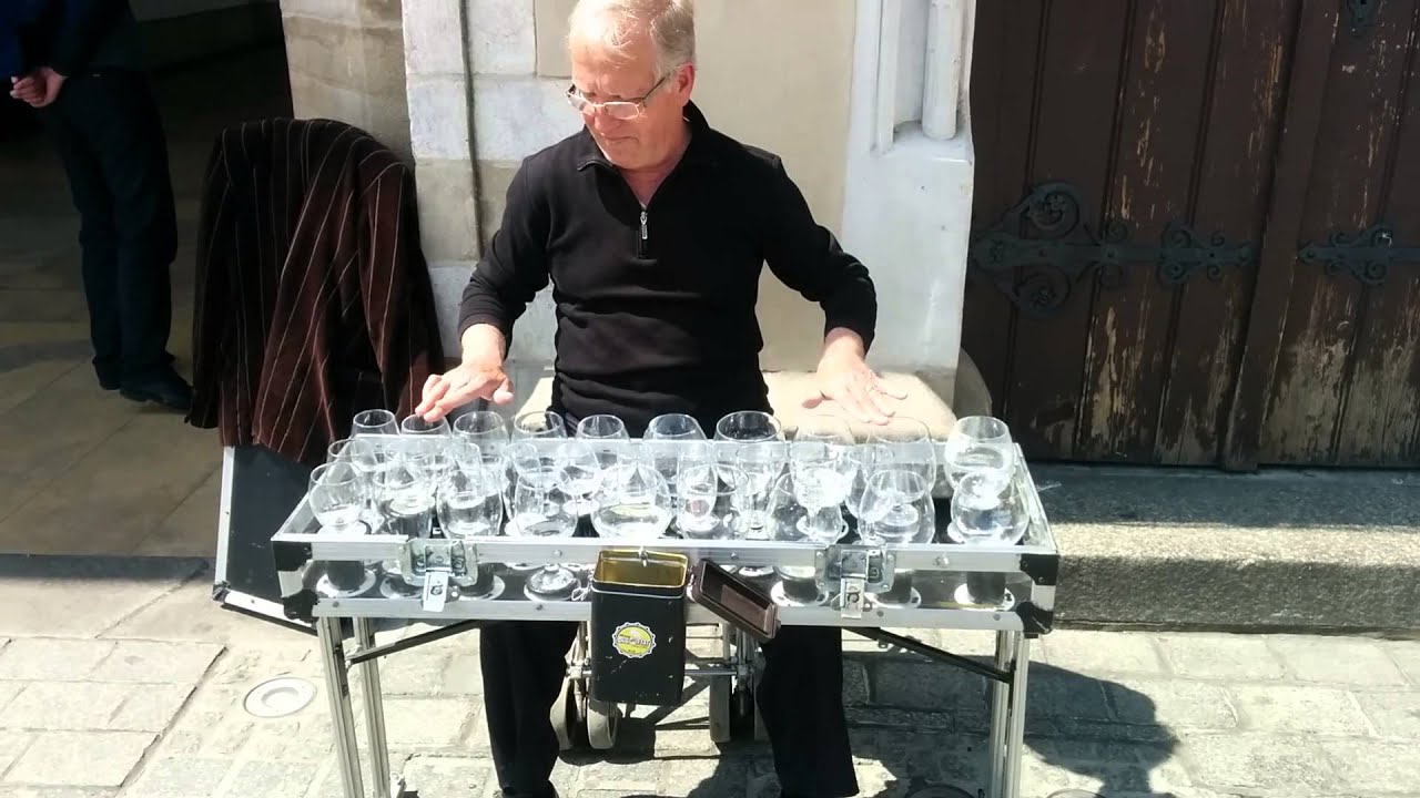 Amazing water glass music 2 (krakow)