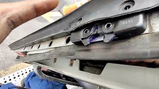 How to replace door latch on a Freightliner Columbia