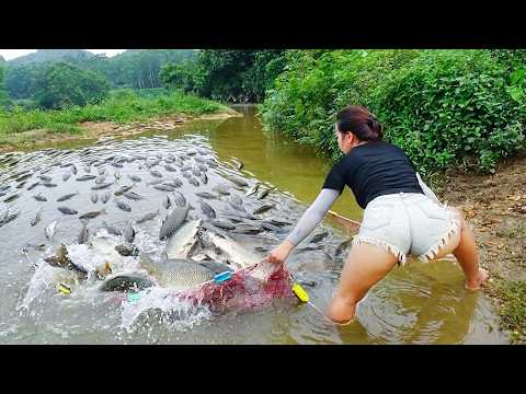 Timelapse: A Country Girl Catches Fish to Make Ends Meet. The Rural Life of a Young Girl...