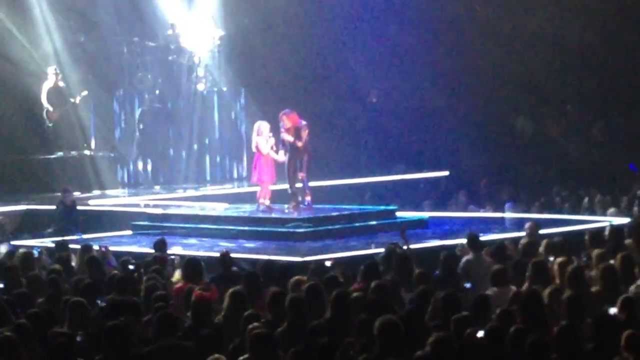Demi Lovato brings young fan on stage to sing 