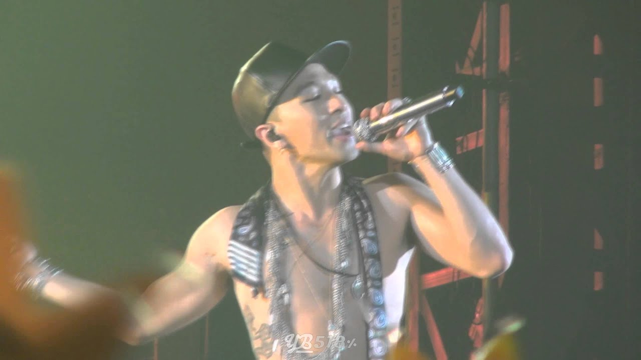 150426 BIGBANG WORLD TOUR in SEOUL - Hands up (YB-518%)