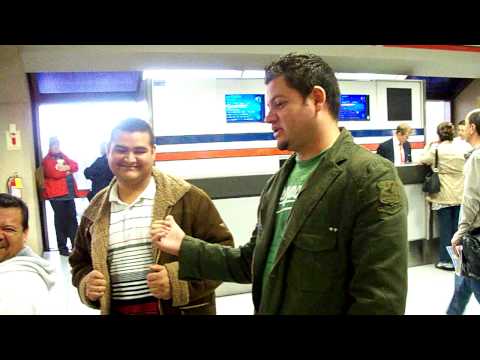 German Montero y su banda rancho Sinaloense en el aeropuerto de Dallas, Tx.