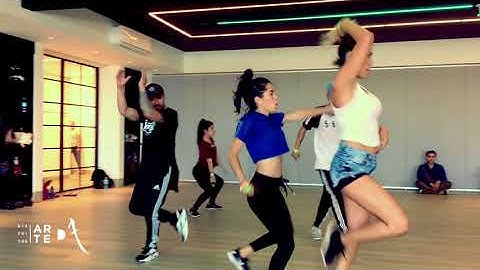 Thumbnail of Estelle - Make Her Say (Beat It Up) - Coreografía por Manu Martínez