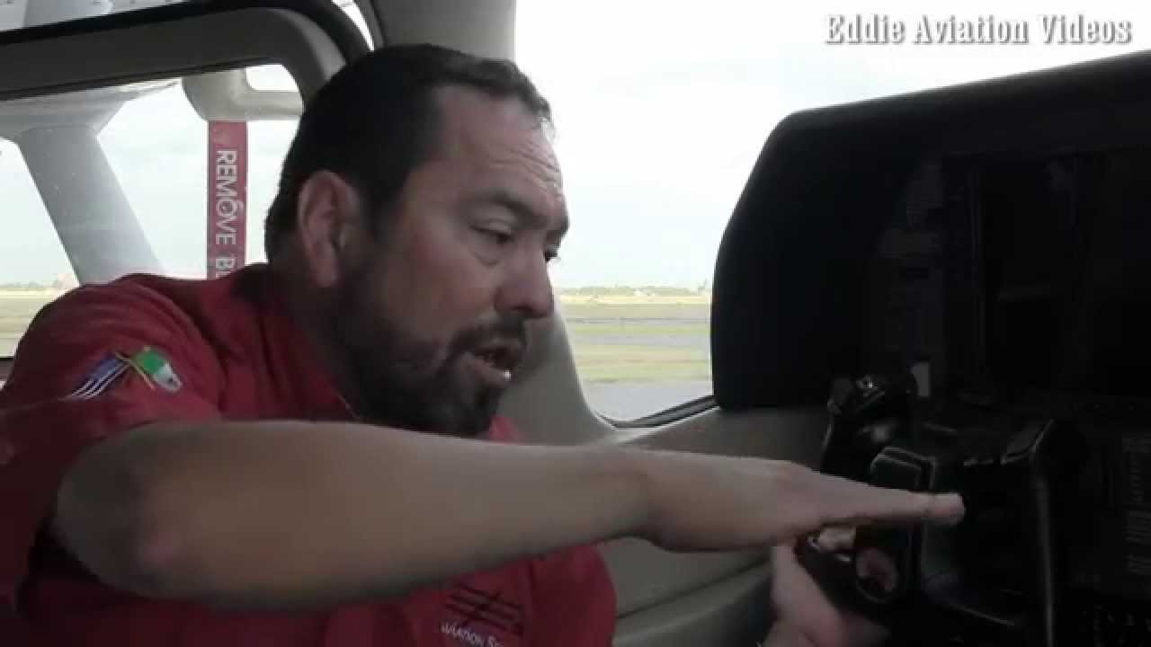 Como da vuelta un avion en el aire