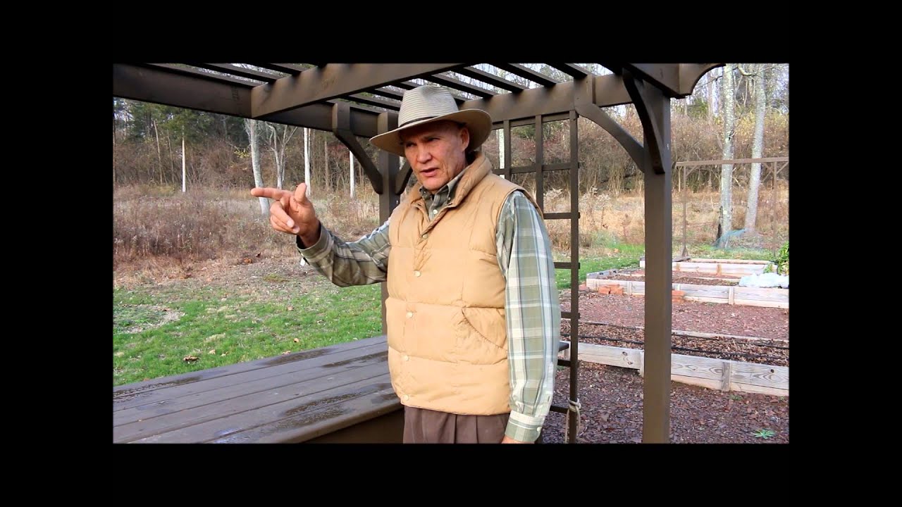 Benefits and Advantages of Having an Outdoor Work Station or Prep Station in Your Vegetable Garden