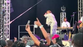 Ngumama Lo Medley - Mandisi Dyantyis