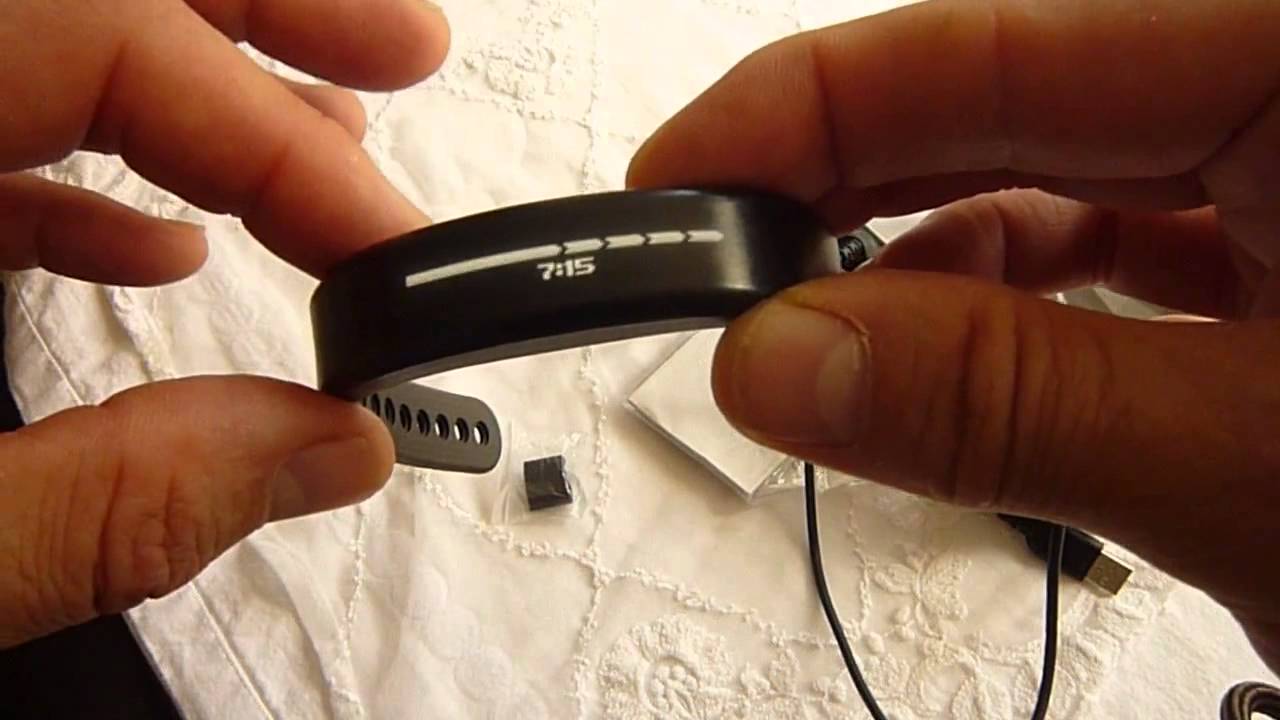 Garmin Vivosmart Activity Tracker review by HeartRateMonitor.co.uk video review magazine