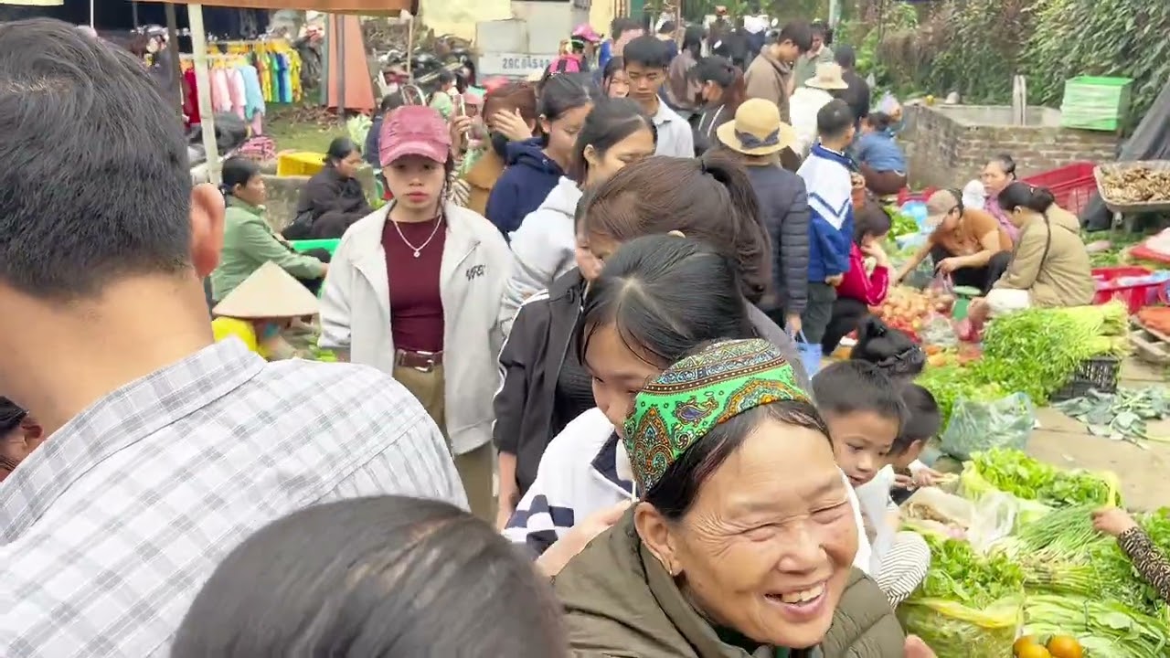 Phiên chợ phù lưu ngày cận tết 