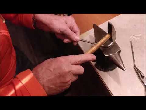 Video: Come piegare un tubo di rame ricotto?