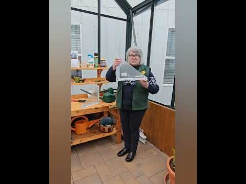 Greenhouse 101: Glass vs Polycarbonate.