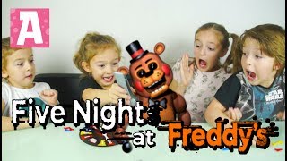 Челлендж Пять  ночей с Фредди КТО победит Five Nights at Freddy&#39;s