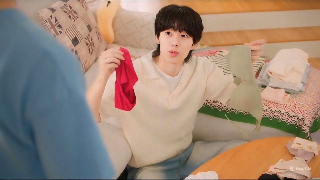 بنت جميله بتصحي من النوم بتلاقي نفسها اتحولت لشاب وسيم كل البنات معجبه بيه وبتجري وراه ملخص مسلسل