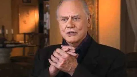 Larry Hagman discusses I Dream of Jeannie guest st...