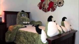 Dormindo nos braçoes do urso. Uma cama que seus filhos vão adorar.