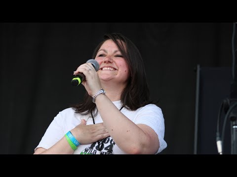 FrogFest Crowd Helps Amanda Aiello Sing the National Anthem