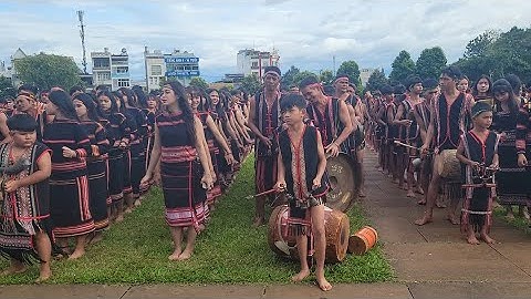 Cồng chiêng giao lưu ở Pleiku. Mời các bạn cùng xem 