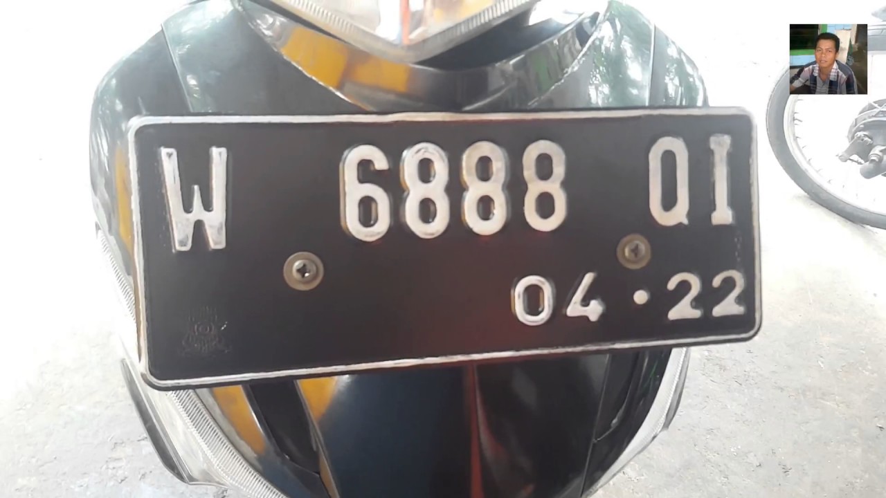 Cara Pasang Plat Nomor Motor Cara Ganti Plat Sepeda Motor Youtube