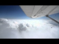 雲の上を気持ちよく飛ぶセスナ、2012/03/03