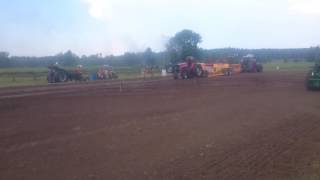 Hallagårdsmek tractor pulling team, MF 1155 Diesel Addict