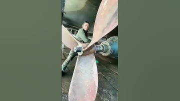 Large Ship Propeller Dismantling and Installation Process: Professional Personnel On-Site Operation