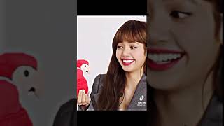 BLACKPINK LISA CUTE WITH BIRD 🐦 / DON'T REPEATING WHAT I'M SAYING🤣