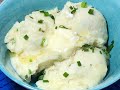 HOMEMADE FLUFFY AND CREAMY  MASHED POTATOES - THANKSGIVING  SIDE DISH -  VEGETARIAN RECIPE