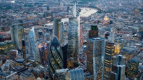 Bamboo Media video production sample - Stunning modern architecture in the City of London