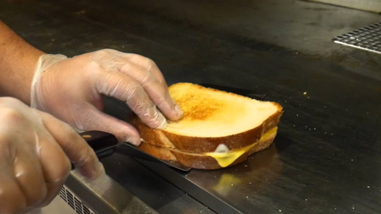 Pala Casino Dining: Grilled Cheese Sandwich at Promenade Deli