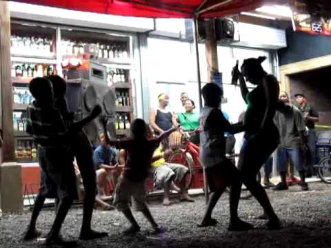 Daggering at the Supermarket - Puerto Viejo, Costa Rica