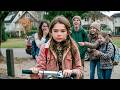 A Group of Students Tease a New Transfer Girl, Unaware That She’s a 200 IQ Crime-Solving Genius