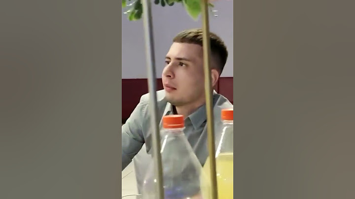 Девушка поймала букет невесты, парень в шоке