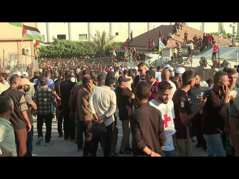 استمرار وصول الأسرى الفلسطينيين المحررين إلى قطاع غزة