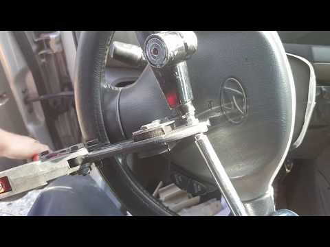Video: Paano ko ia-unlock ang aking anti theft steering wheel lock?