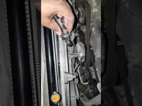 How to replace Radiator in an Infiniti M35 or G35