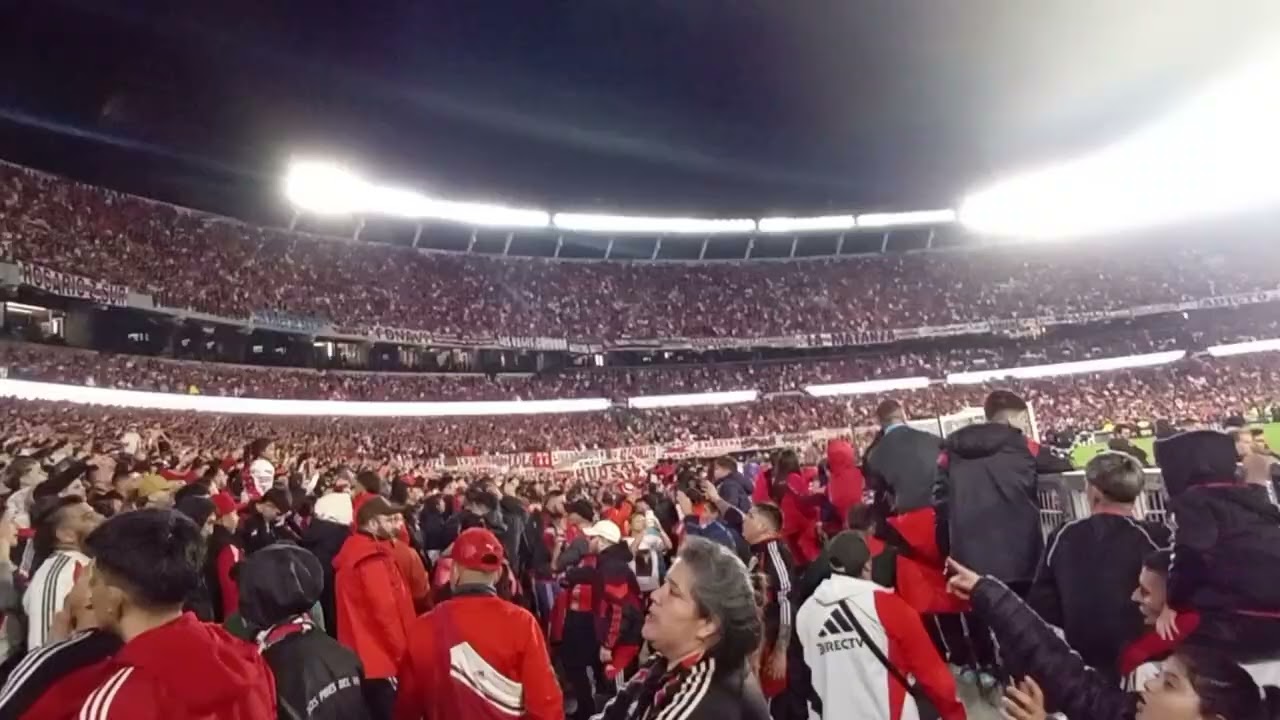 Penales desde la tribuna River Plate (3)1 - 1(1) Libertad - Octavos de final Copa Libertadores 2025