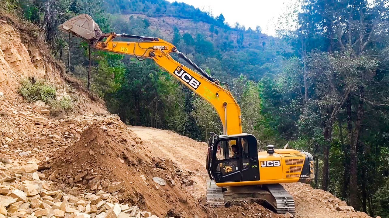 JCB excavator at work Construction Vehicles at Work Excavator at