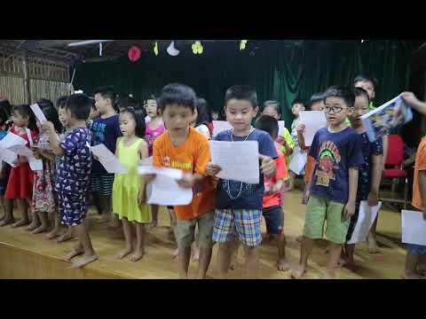 Video Cô giáo Nguyệt Ca dạy các bạn nhỏ trường Spring Hill... - YouTube