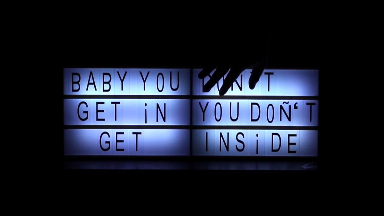 在 YouTube 上观看 Robyn Dell'Unto - Face to Face (Lyric Video) 在 YouTube 上观看 Robyn Dell'Unto - Face to Face (Lyric Video)