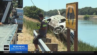 Multi-agency operartions in Walnut Grove pulls cars out of Sacramento River