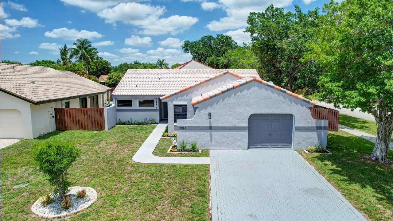 Home for Sale in Cooper City - 11955 Brim Way, Cooper City, FL 33026