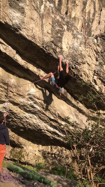 Green Alternative 7c+ Raven Tor - YouTube