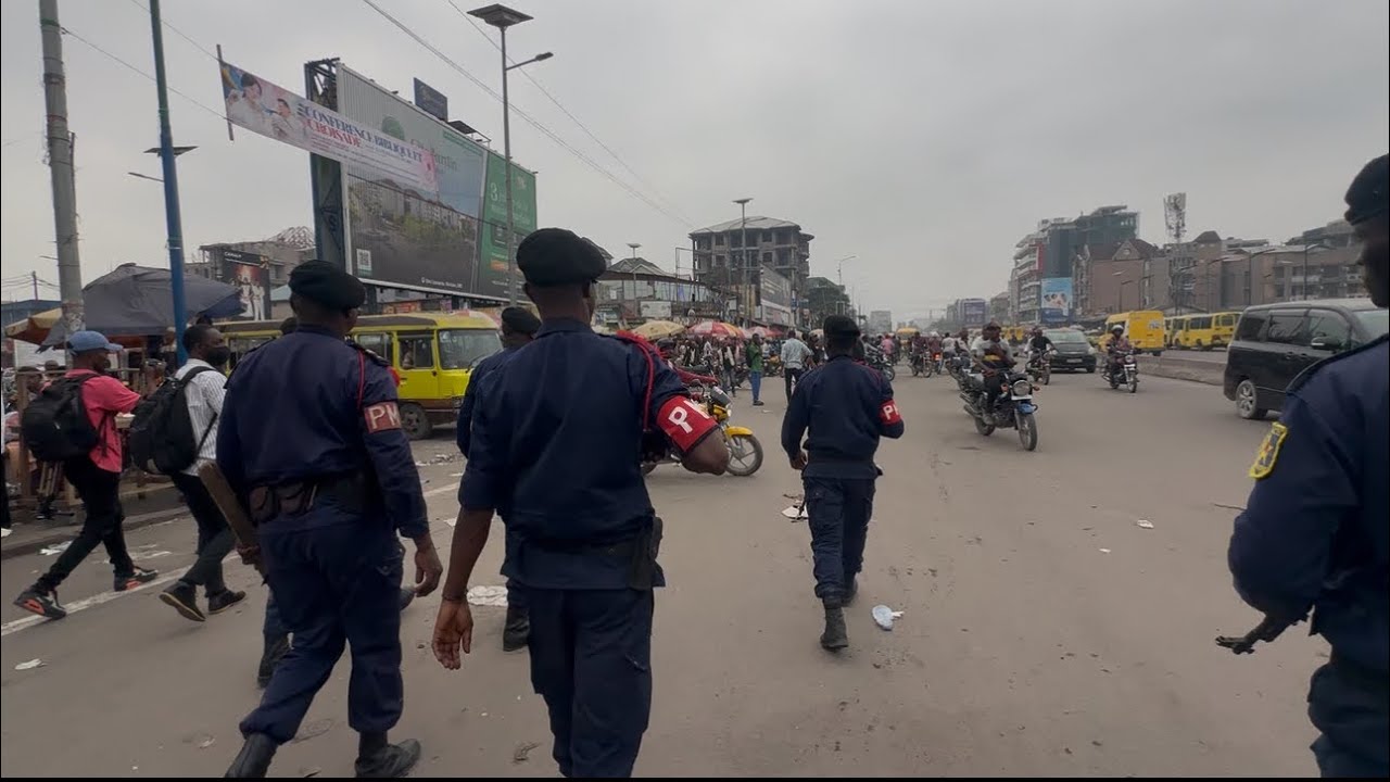 Urgent 🚨 Une journée sous tension entre la policeet les motards à kin “ ils ne respectent plus rien”