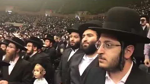 Rabbi Moshe Sternbuch Making His Entrance At The S...