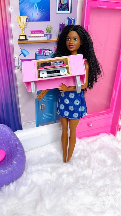 Barbie Doll Cleaning Her New Doll House! #barbiedoll #dolls