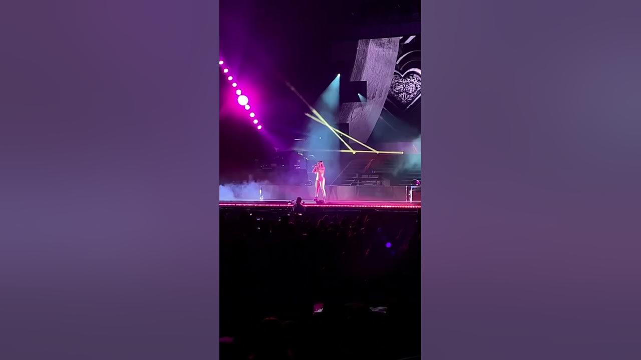 Karol G covers Selena - Como La Flor 2019 San Antonio Texas