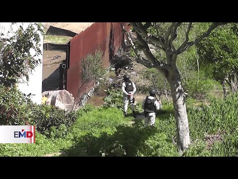 Mexicanos pintan nuevo muro en la frontera con EEUU